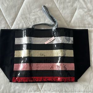 Victoria’s Secret NWT Weekend Bag and Pouch